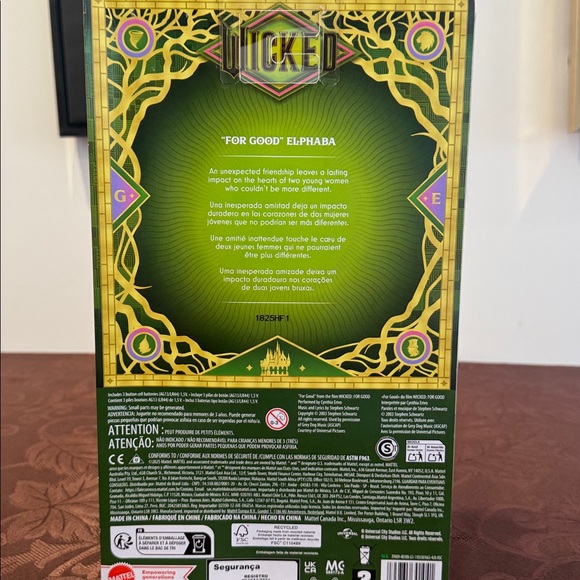 Wicked “For Good” Singing Elphaba - Picture 7 of 10